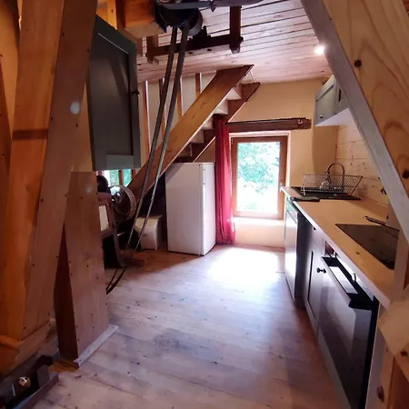 Le Moulin De La Hire * Miremont (Puy-de-Dome)