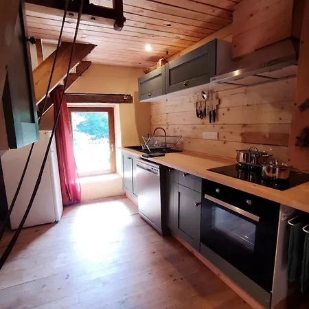 Le Moulin De La Hire * Miremont (Puy-de-Dome)